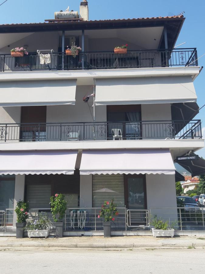 Soula'S Sunshine Big Apartment Nea Karvali Esterno foto