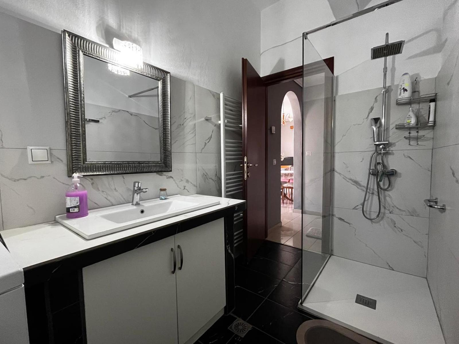 Soula'S Sunshine Big Apartment Nea Karvali Esterno foto